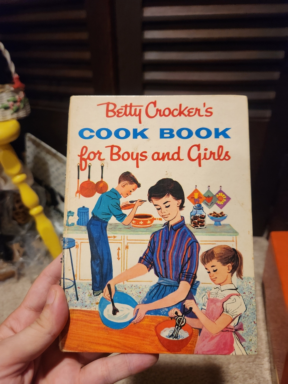 Vintage Betty Crocker Kids Cook Book for Boys and Girls - White/Blue/Red Cover